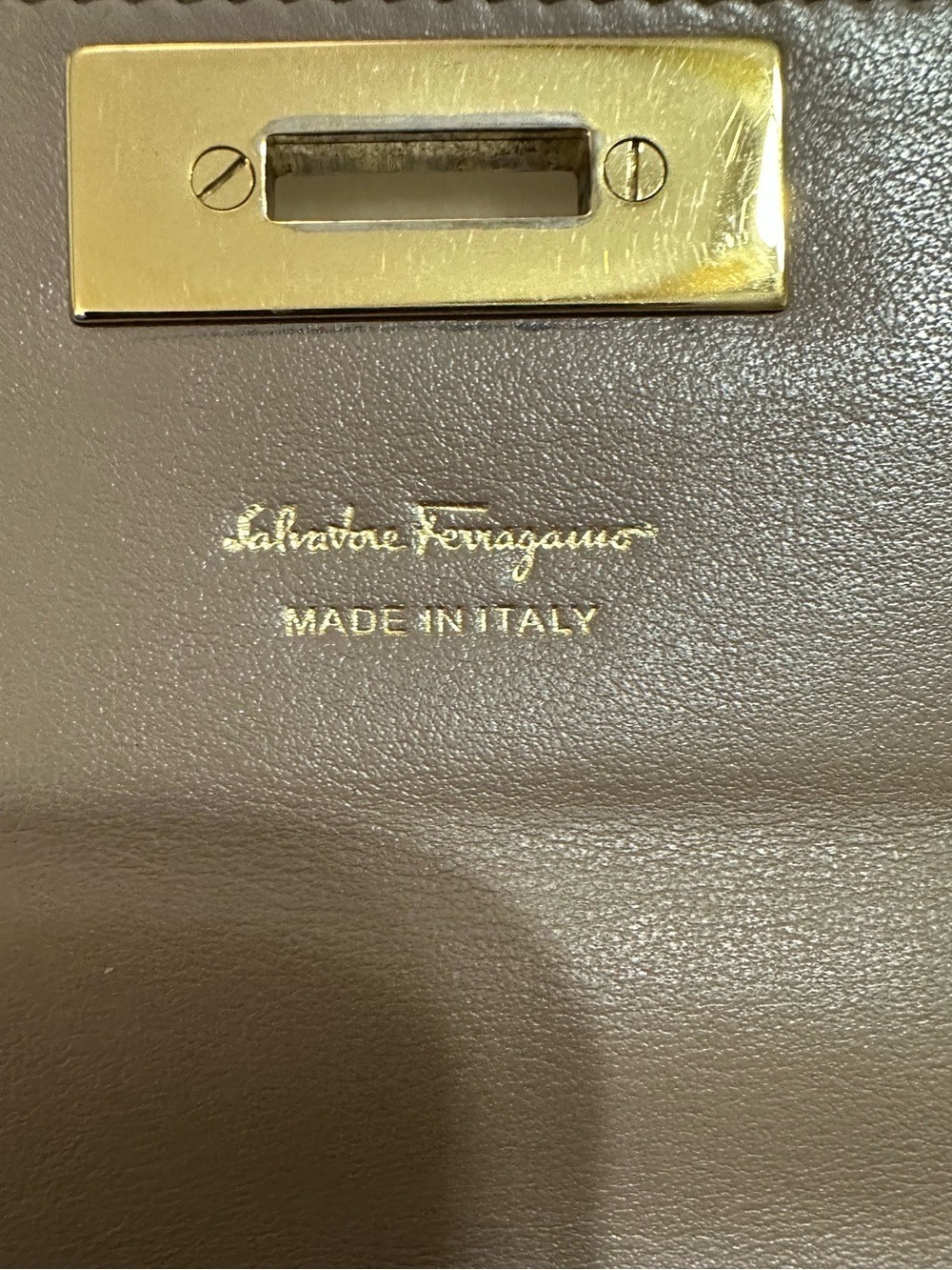 SALVATORE FERRAGAMO TAN LEATHER GANCINI CONTINENTAL WALLET MADE IN ITALY - Picture 8 of 15